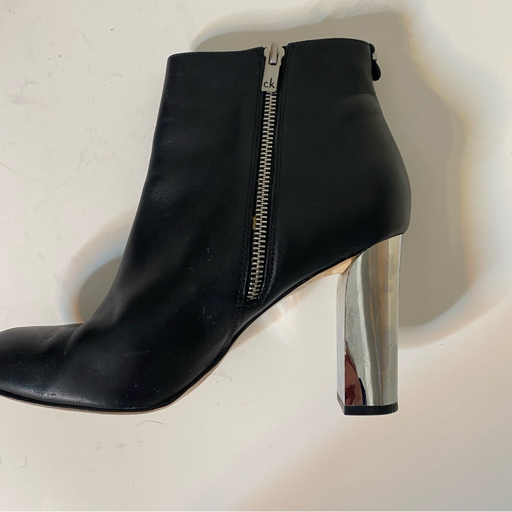CALVIN KLEIN Savana Limited Edition Mirror Heel Black Leather Booties Sz 9 *Flaw - Picture 7 of 14